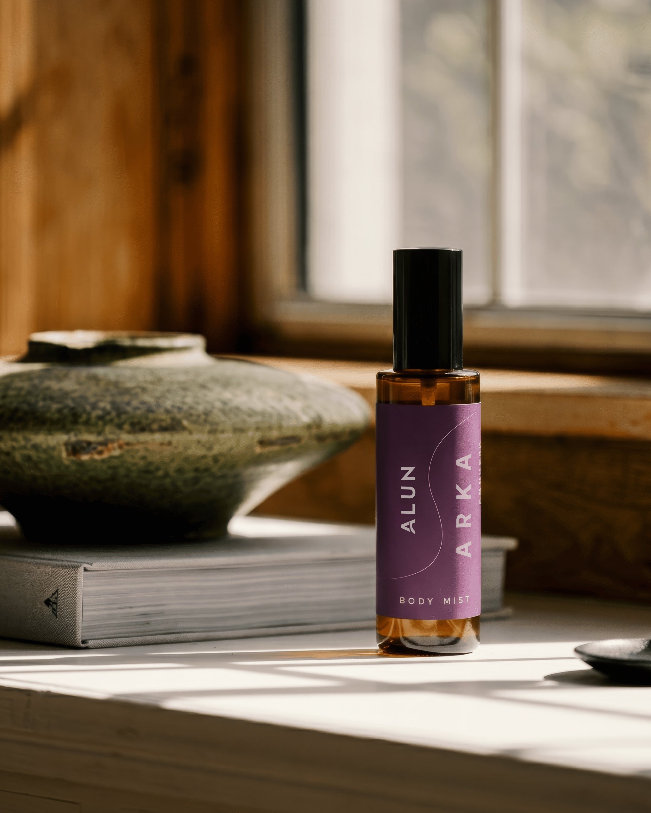 Decoding Arka: What Does an "Antique Leathery Wood" Skin Scent Actually Smell Like?